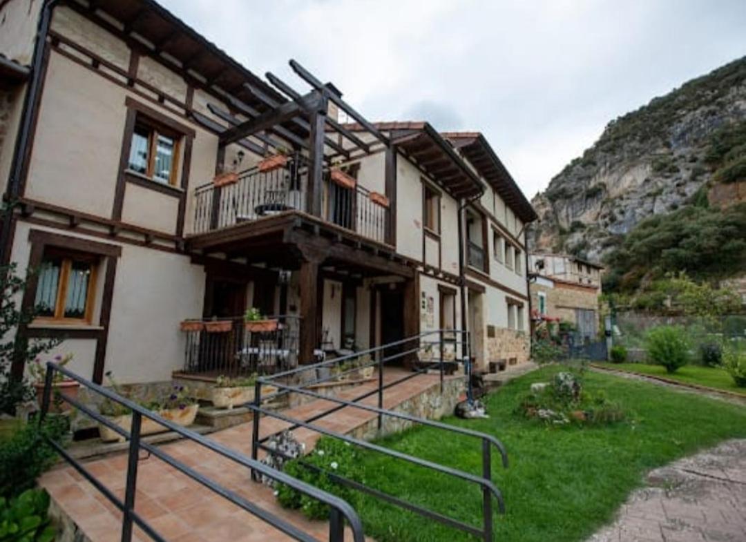 Hotel Rural En Las Cascadas De Tobera Exterior foto